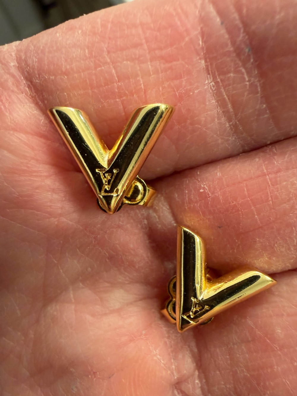 Louis Vuitton V Earrings